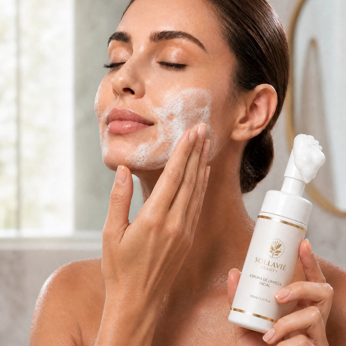 Espuma Hidratante de Limpeza Facial Sollaviê Beauty — Aloe Vera e Aveia